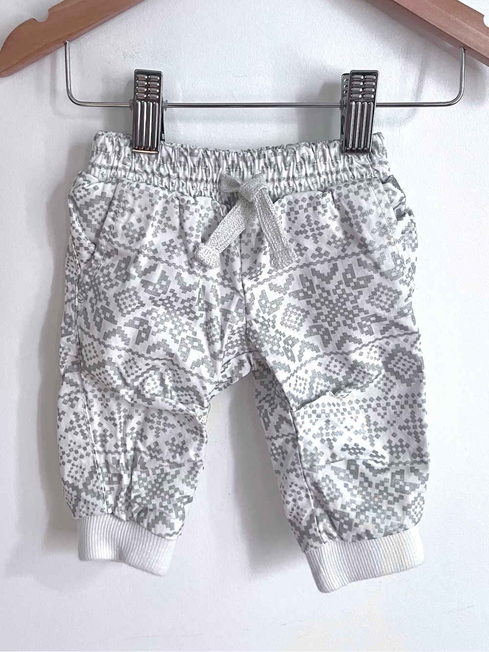 $6 💥Snowflake Sparkle! Lined Woven Pull-On Joggers Sweatpants, Like New